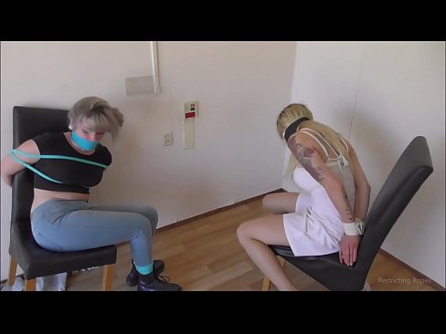 ❤️ Kecanduan / dihijikeun sareng disumbat / budak awéwé dina marabahaya video sex di urang ️❤
