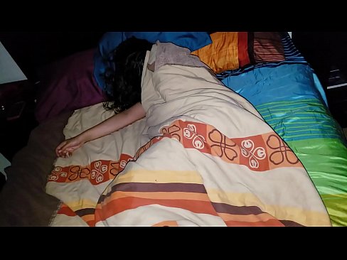 ❤️ Stepson berating indung suku ngora na bari manehna saré. video sex di urang ️❤